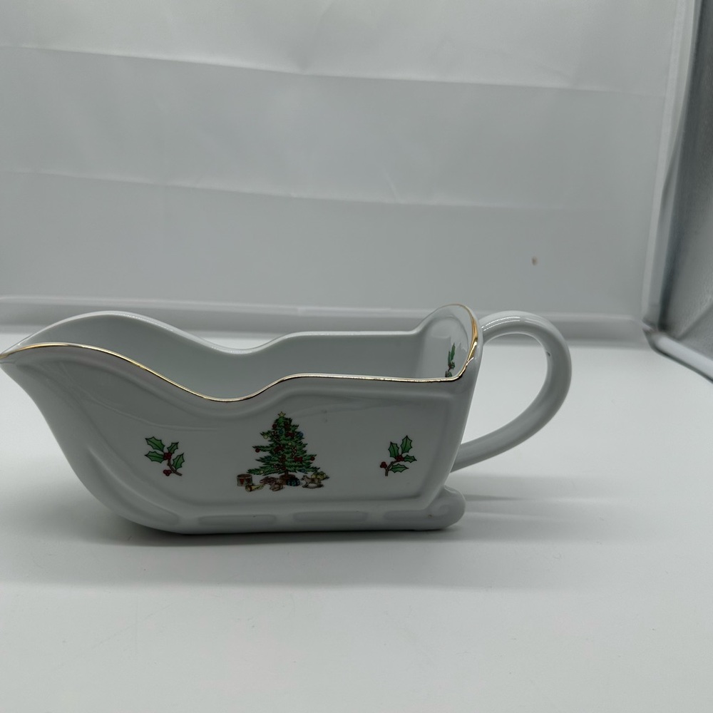 Like New Tienshan Holiday Hostess Sleigh Gravy Boat Holiday Hostess Christmas
